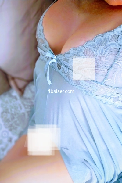 Superbe femme pétillante et généreuse au charme slave