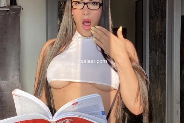 Pornstar Brésilienne Avec beaucoup de sperme pour toi 